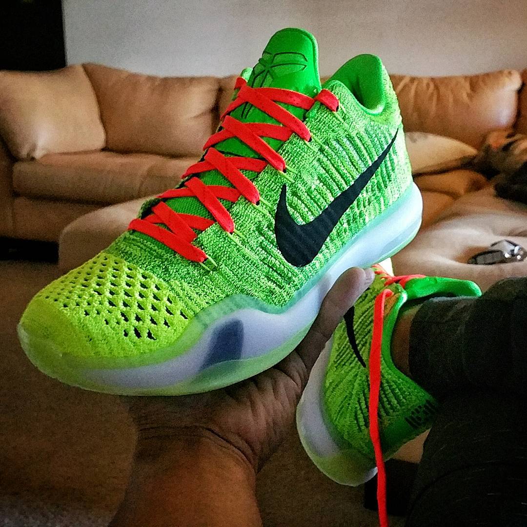 grinch shoes nike