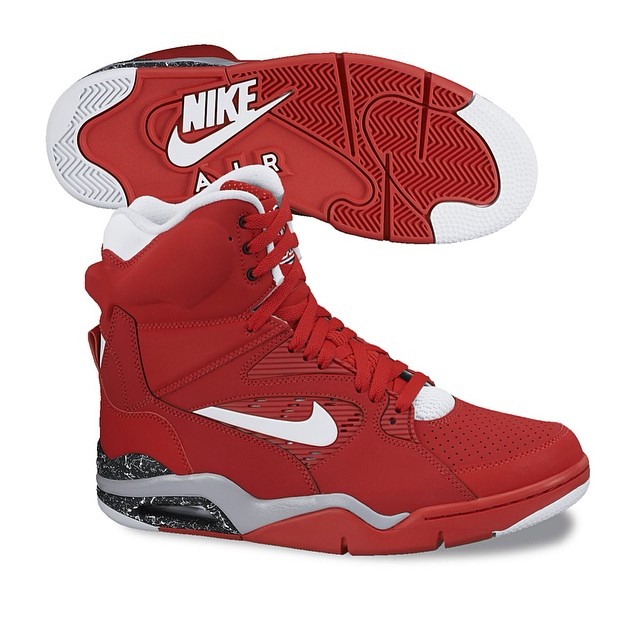 nike pump up shoes