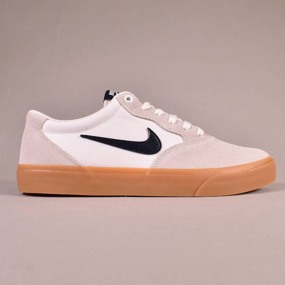 white nike shoes mens